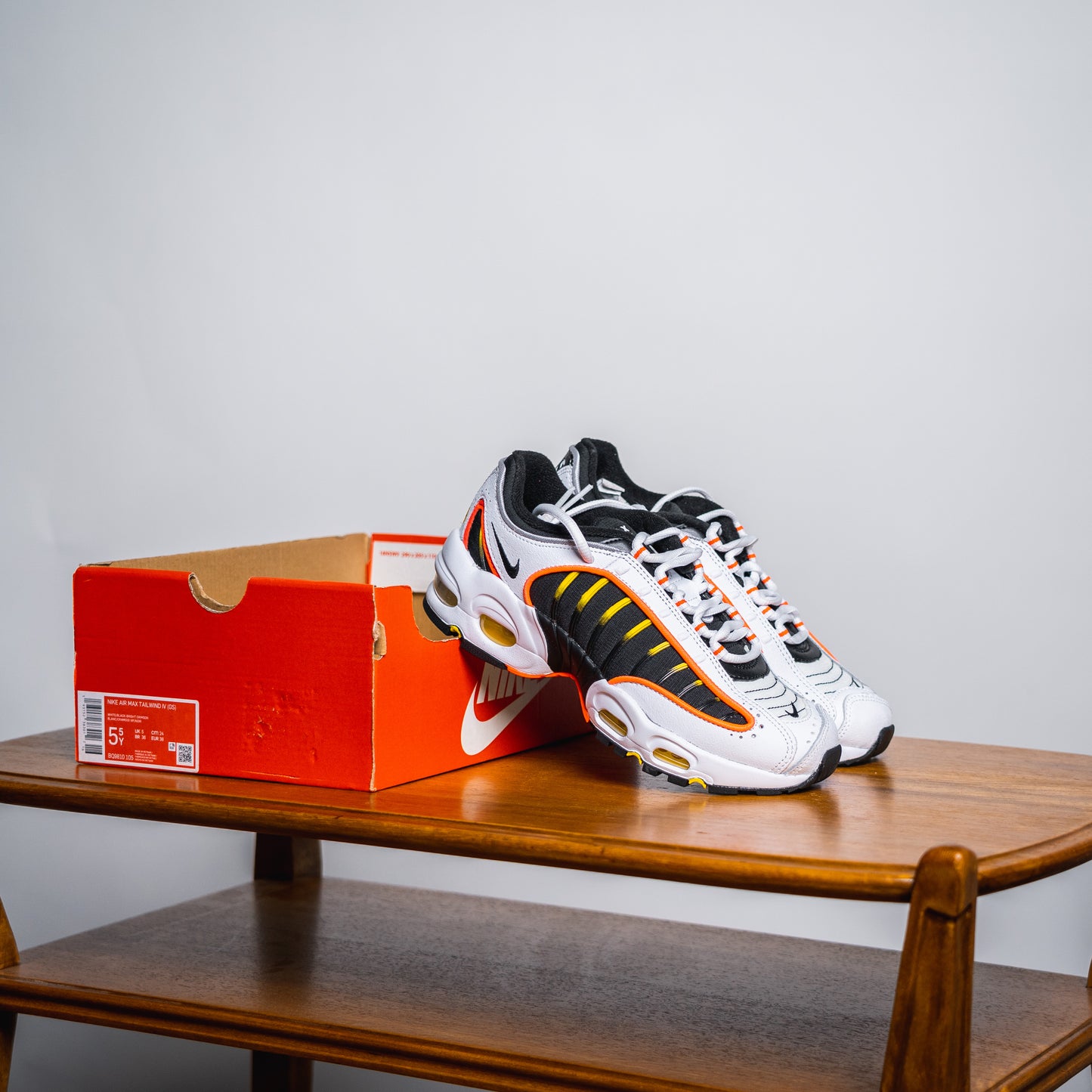 Nike WMNS Air Max Tailwind IV "White, Black & Red" // Grösse EU 38 & EU 39 // Sneaker