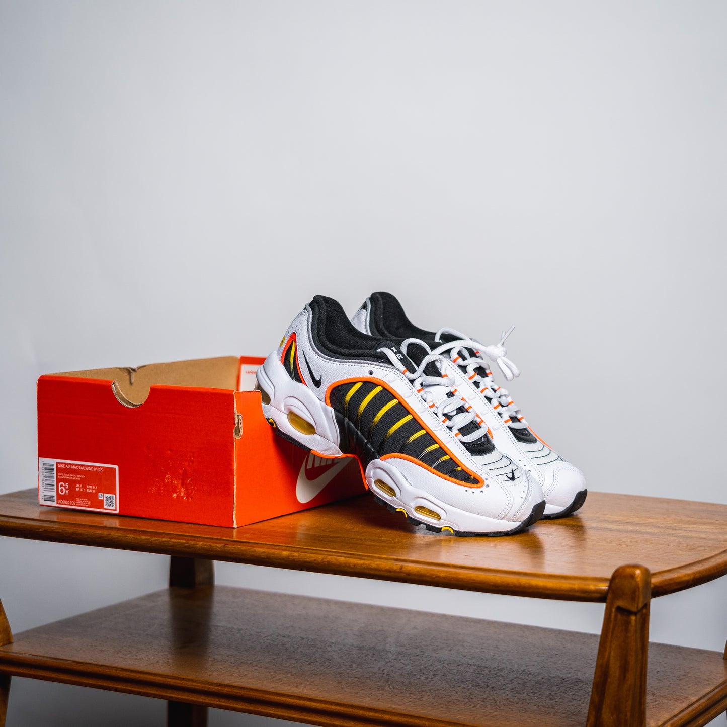 Nike WMNS Air Max Tailwind IV "White, Black & Red" // Grösse EU 38 & EU 39 // Sneaker