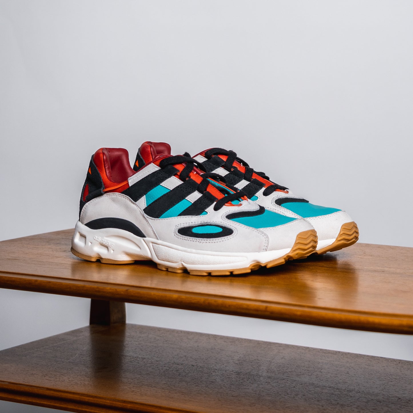Sample Adidas LX CON