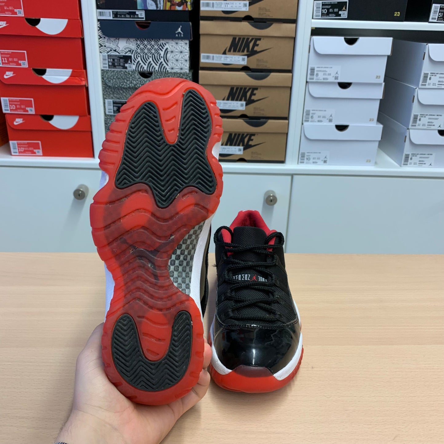 Jordan 11 Low Retro "Bred" // Grösse EU 41 // Sneaker