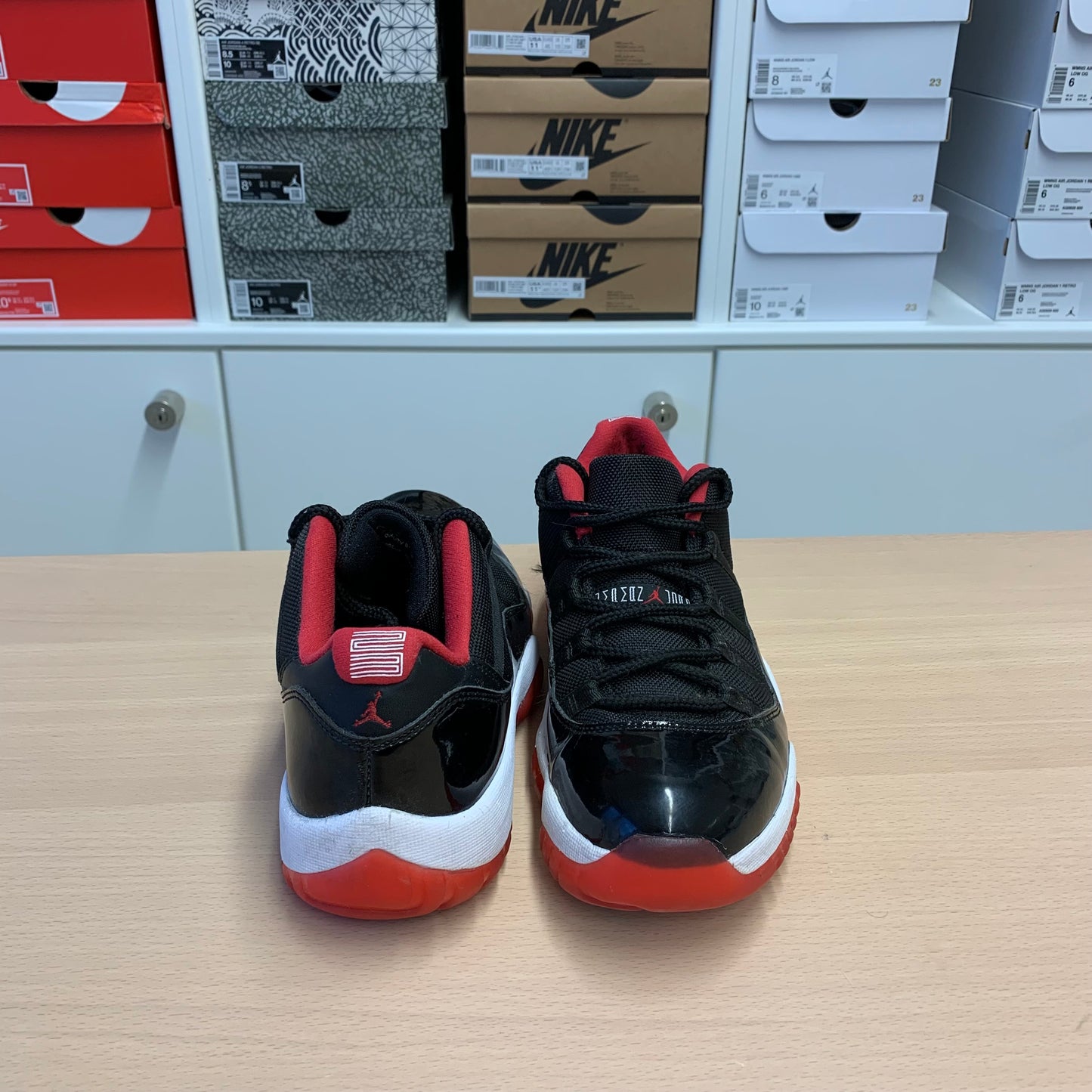 Jordan 11 Low Retro "Bred" // Grösse EU 41 // Sneaker